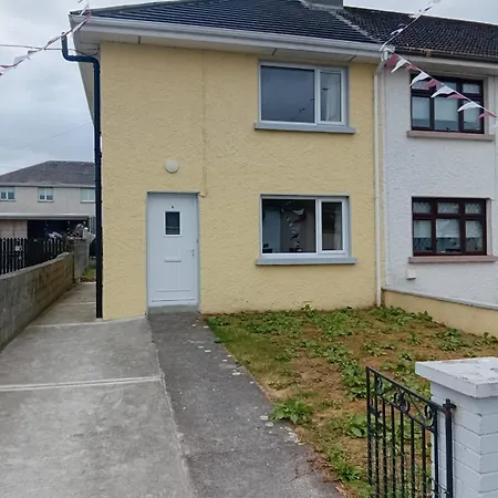Spacious 3br House Wiz Free Parking Wifi * Ballinasloe