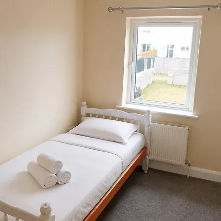 Spacious 3br House Wiz Free Parking Wifi * Ballinasloe