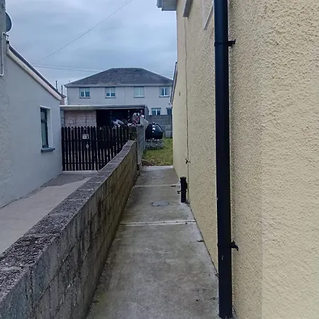 Casa vacanze Spacious 3br House Wiz Free Parking Wifi