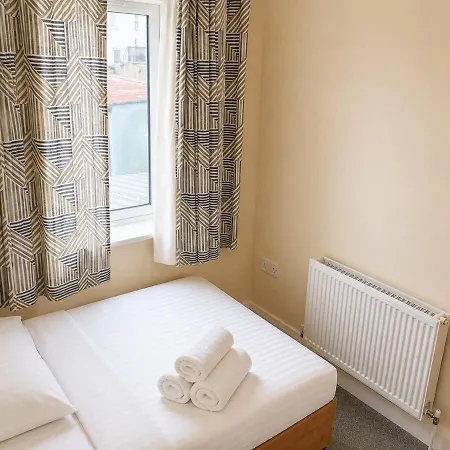 Spacious 3br House Wiz Free Parking Wifi